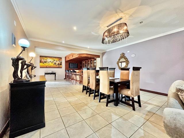 5 Bedroom House For Sale in Monavoni