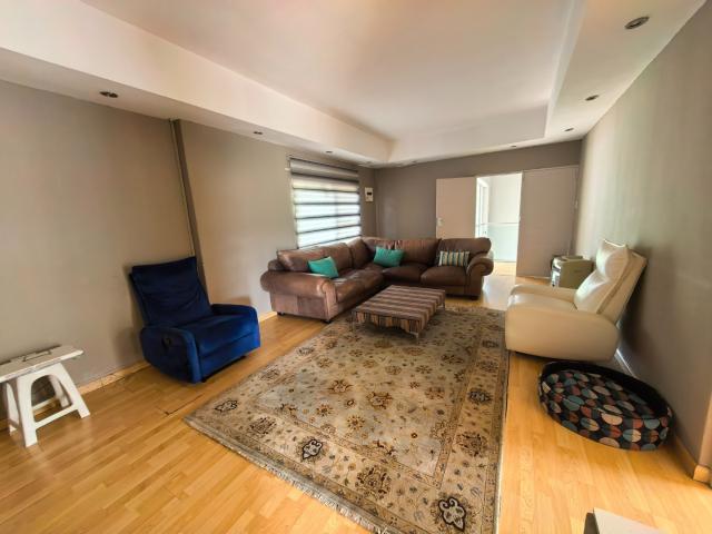 5 Bedroom House For Sale in Mondeor