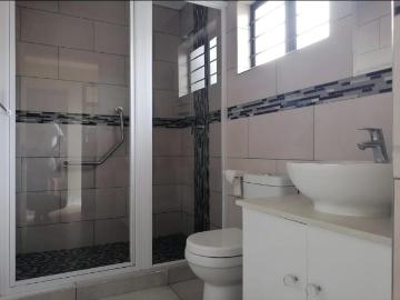 5 Bedroom House For Sale in Moorton