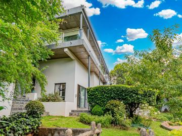5 Bedroom House For Sale in Morningside