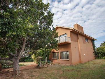 5 Bedroom House For Sale in Mossel Bay Central