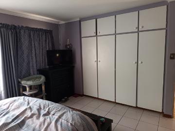 5 Bedroom House For Sale in Magalieskruin