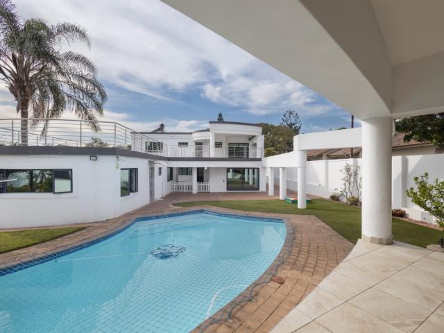 5 Bedroom House For Sale in Malvern