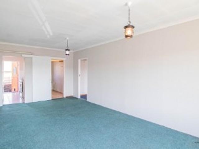 5 Bedroom House For Sale in Marais Steyn Park