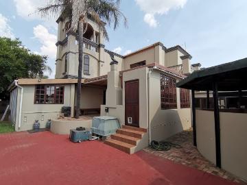 5 Bedroom House For Sale in Maraldi Estate