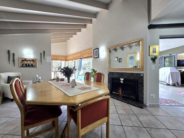 5 Bedroom House For Sale in Meyersdal