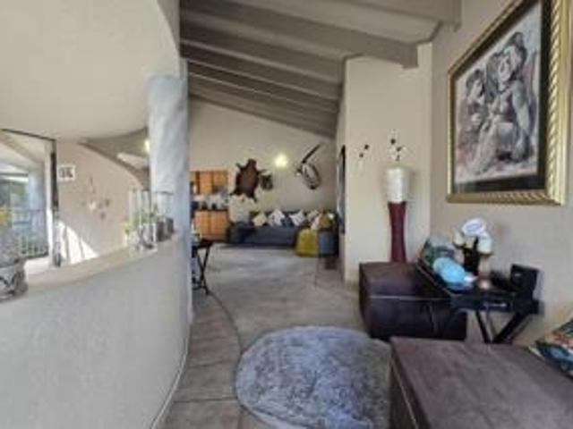 5 Bedroom House For Sale in Meyersdal