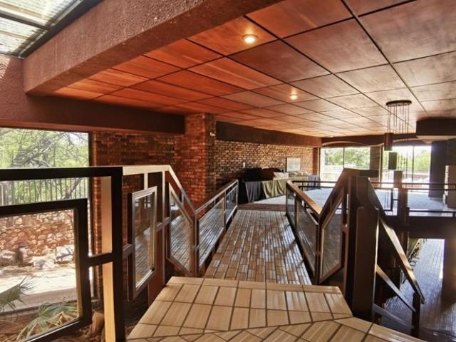 5 Bedroom House For Sale in Meyerspark