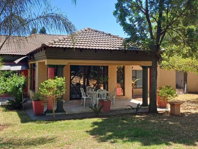 5 Bedroom House For Sale in Meerhof
