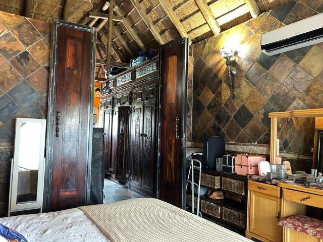 5 Bedroom House For Sale in Melodie