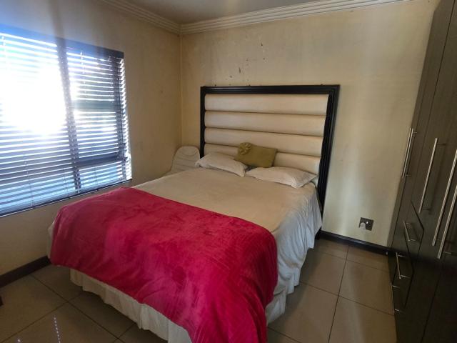 5 Bedroom House For Sale in Midlands Estate