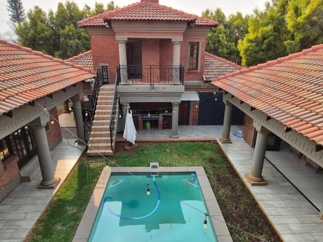 5 Bedroom House For Sale in Midstream Estate