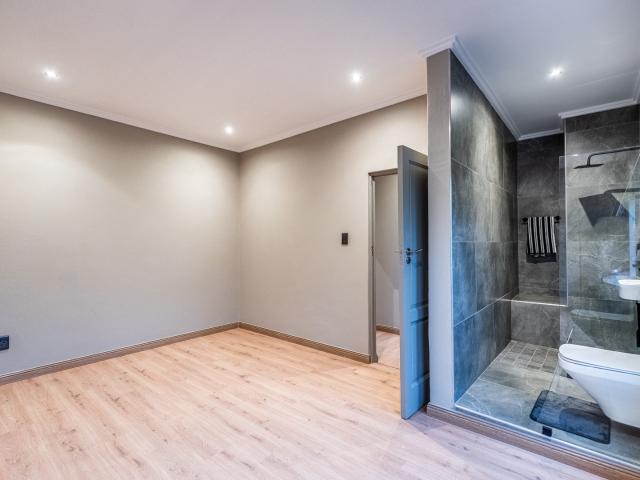 5 Bedroom House For Sale in Midstream Estate