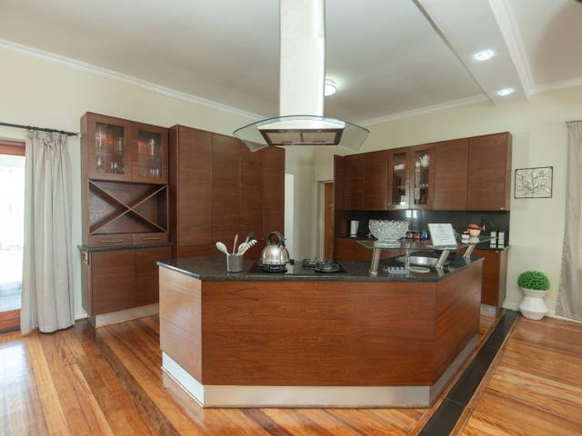 5 Bedroom House For Sale in Mill Park