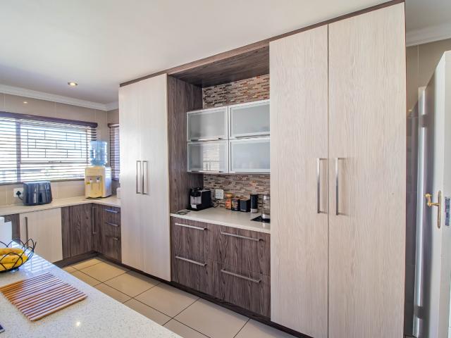 5 Bedroom House For Sale in Mulbarton