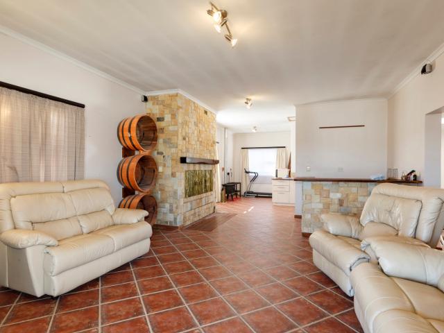 5 Bedroom House For Sale in Myburgh Park