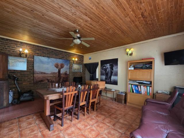 5 Bedroom House For Sale in New Redruth