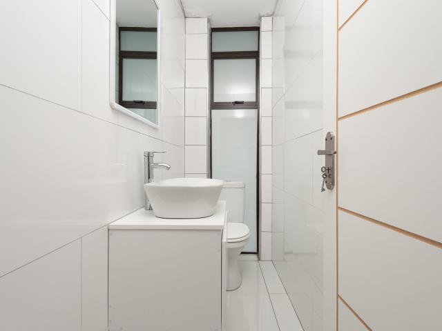 5 Bedroom House For Sale in South Crest
