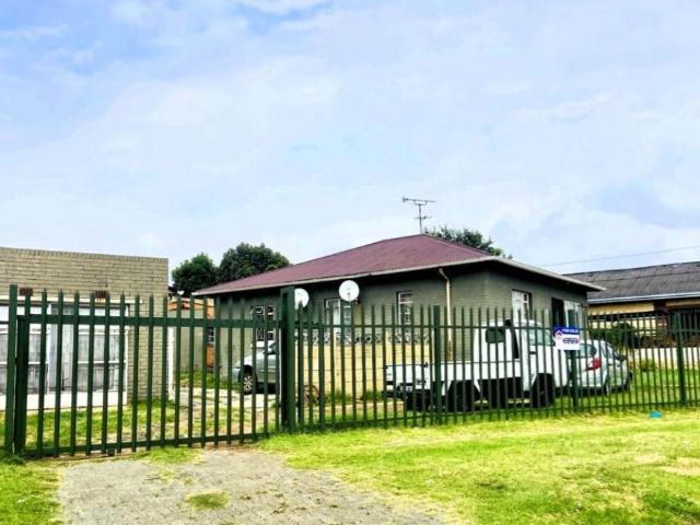 5 Bedroom House For Sale in South Hills