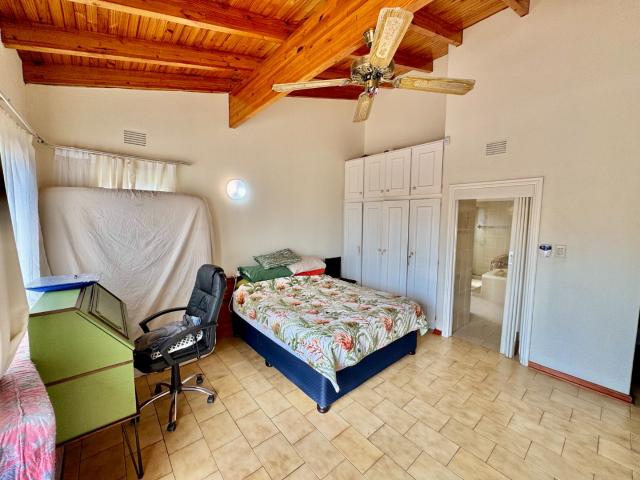 5 Bedroom House For Sale in Southport