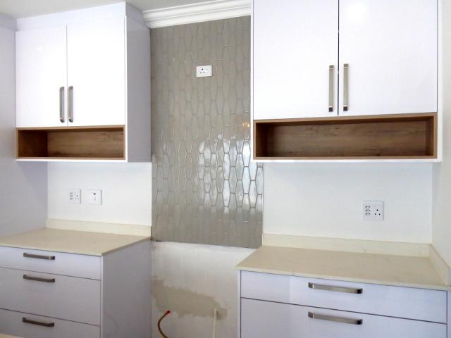5 Bedroom House For Sale in Sandown
