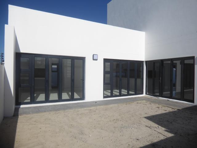 5 Bedroom House For Sale in Sandown