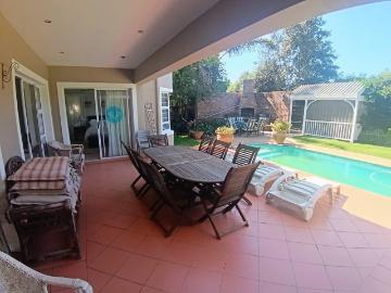 5 Bedroom House For Sale in Seafield