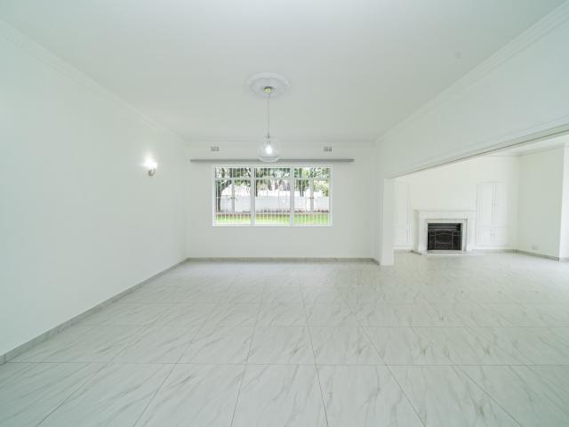 5 Bedroom House For Sale in Senderwood