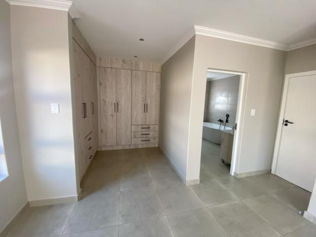 5 Bedroom House For Sale in Silverwoods Country Estate
