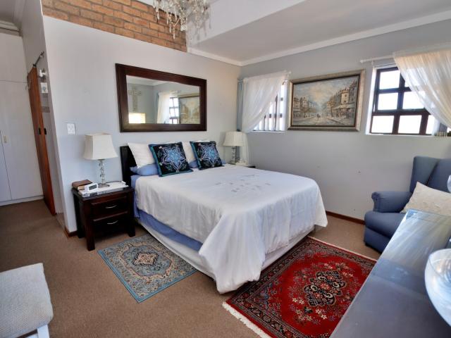 5 Bedroom House For Sale in Stilbaai Wes