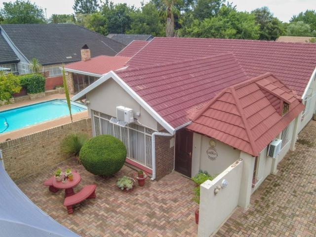 5 Bedroom House For Sale in Stilfontein