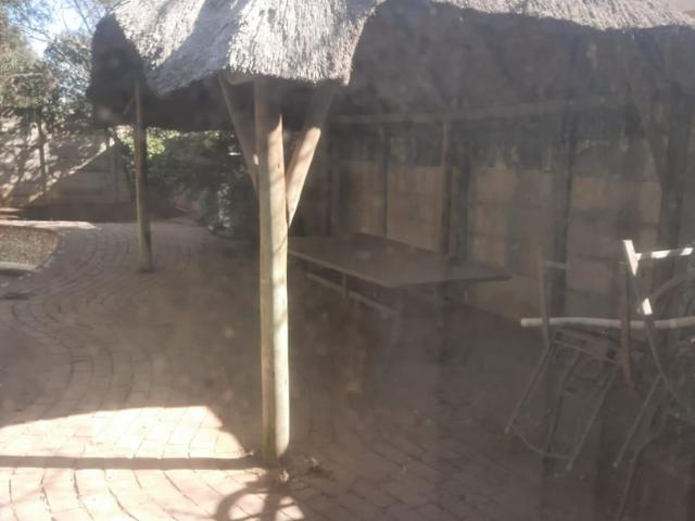 5 Bedroom House For Sale in Sunward Park