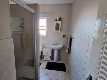 5 Bedroom House For Sale in Port Owen