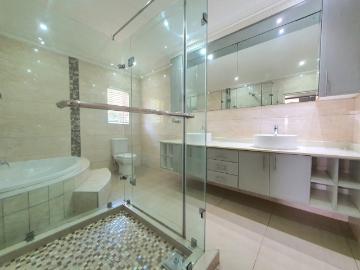 5 Bedroom House For Sale in Panorama Park