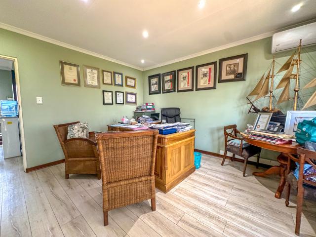 5 Bedroom House For Sale in Park Hill