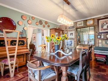 5 Bedroom House For Sale in Parkhurst