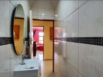 5 Bedroom House For Sale in Parkhaven