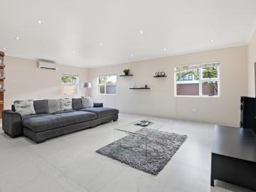 5 Bedroom House For Sale in Parklands