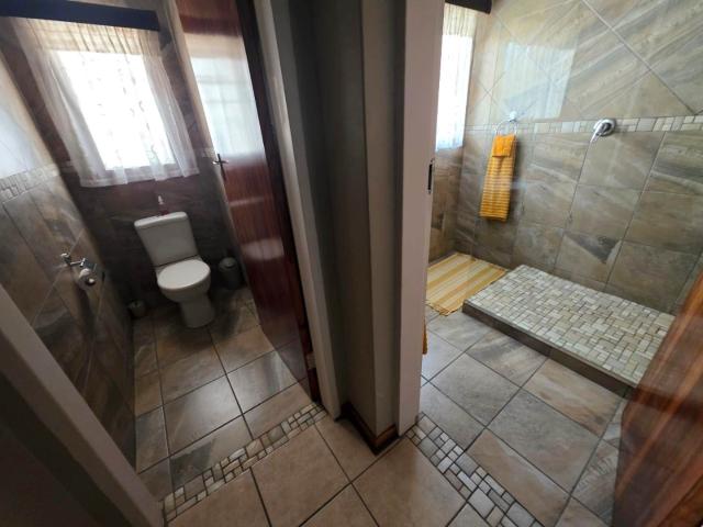5 Bedroom House For Sale in Pellissier
