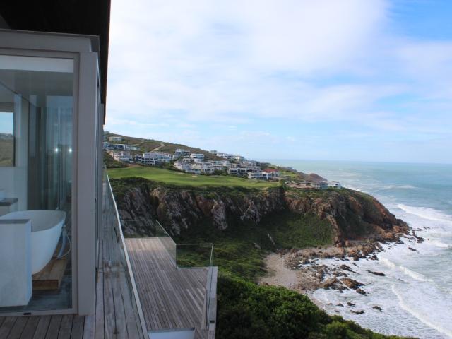 5 Bedroom House For Sale in Pinnacle Point Golf Estate