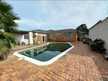 5 Bedroom House For Sale in Primrose Hill