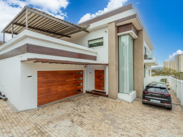 5 Bedroom House For Sale in Prospect Hall