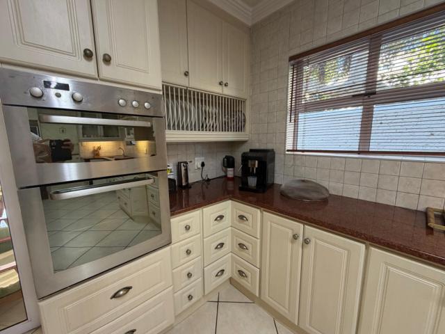 5 Bedroom House For Sale in Royal Alfred Marina