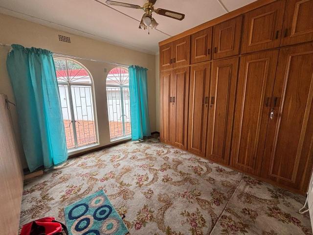 5 Bedroom House For Sale in Royldene