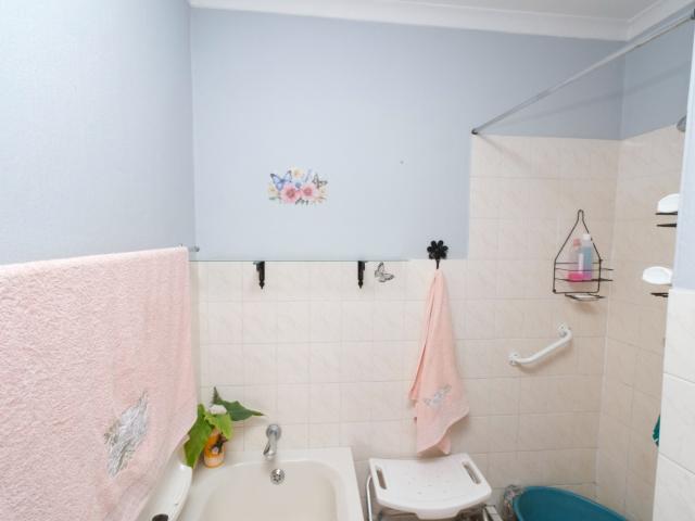 5 Bedroom House For Sale in Rooihuiskraal North