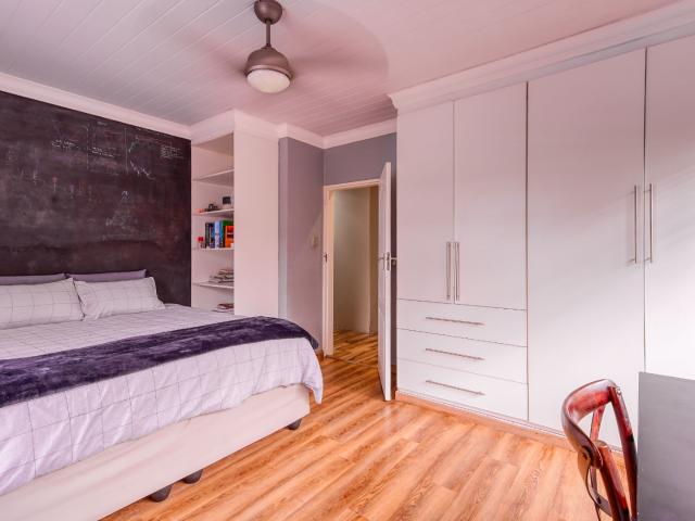 5 Bedroom House For Sale in Reyno Ridge