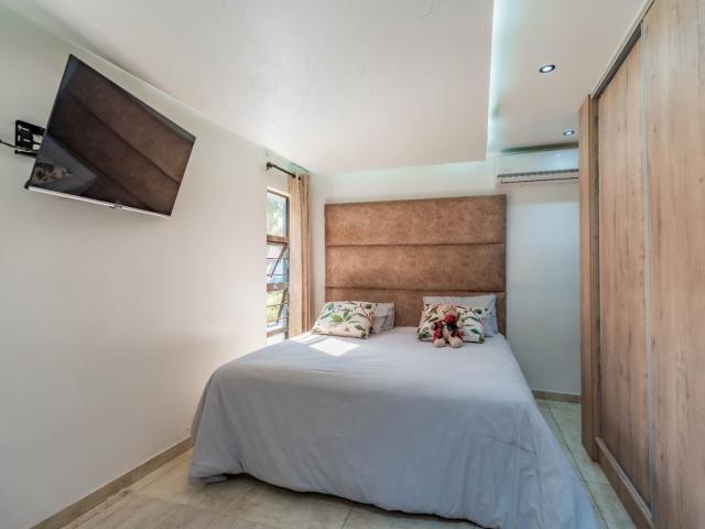 5 Bedroom House For Sale in Redfern
