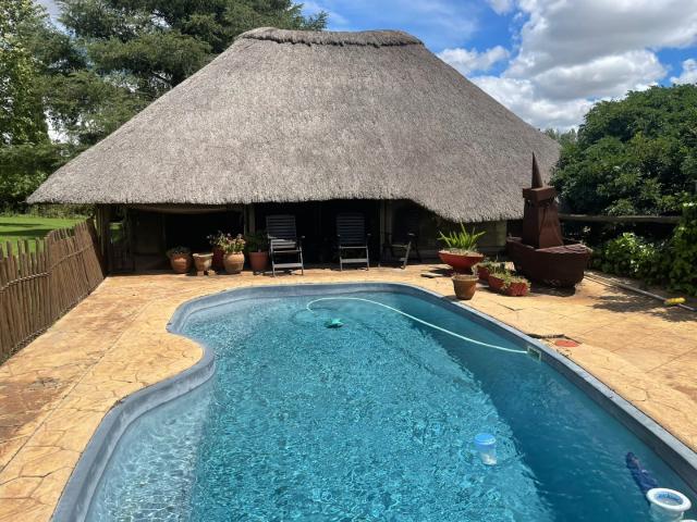 5 Bedroom House For Sale in River View