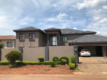 5 Bedroom House For Sale in Riverside Estate
