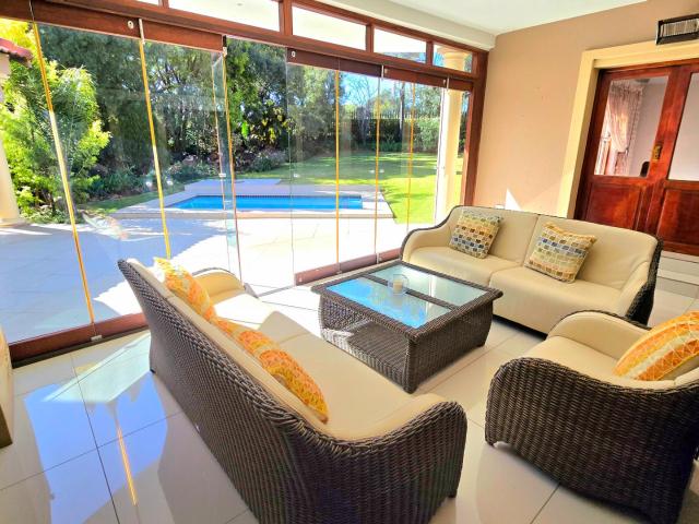 5 Bedroom House For Sale in Ruimsig